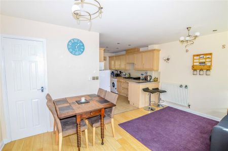 3 bedroom terraced house to rent - Photo 3