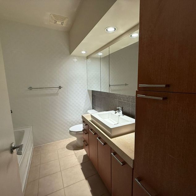 1333 W Georgia St #715, Vancouver, BC V6E 4V3, Canada - Photo 1