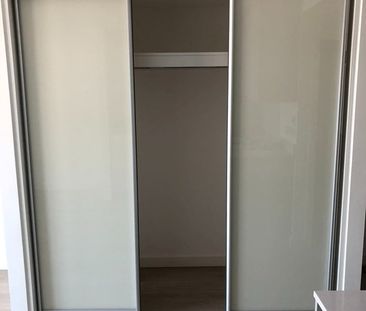 Studio Flat, Pinnacle Apartments, CR0 - Photo 3