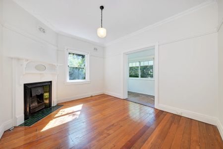 Character-Filled Family in Prime Lindfield Location - Photo 3