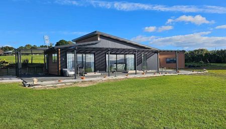 The Escape Awaits: A Secluded Retreat with Bre... - Photo 4