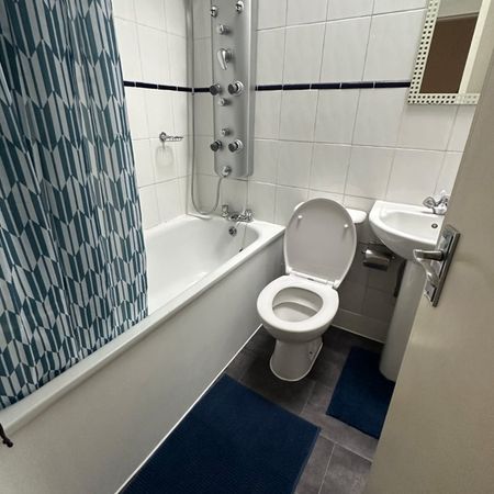 Room in a Shared Flat, Tildesley Road, SW15 - Photo 4