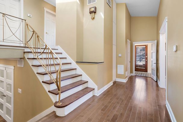 Maison à paliers multiples à louer à Westmount - Photo 1