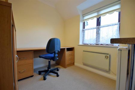 2 bedroom retirement property to rent - Photo 3