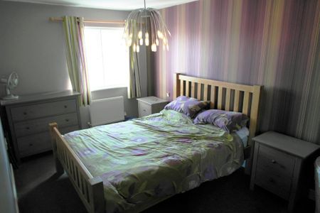 3 bedroom semi-detached house to rent - Photo 3