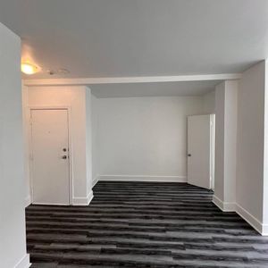 Montréal – Côte-des-Neiges – Place Lucy – Beautiful Studio for rent - Photo 2