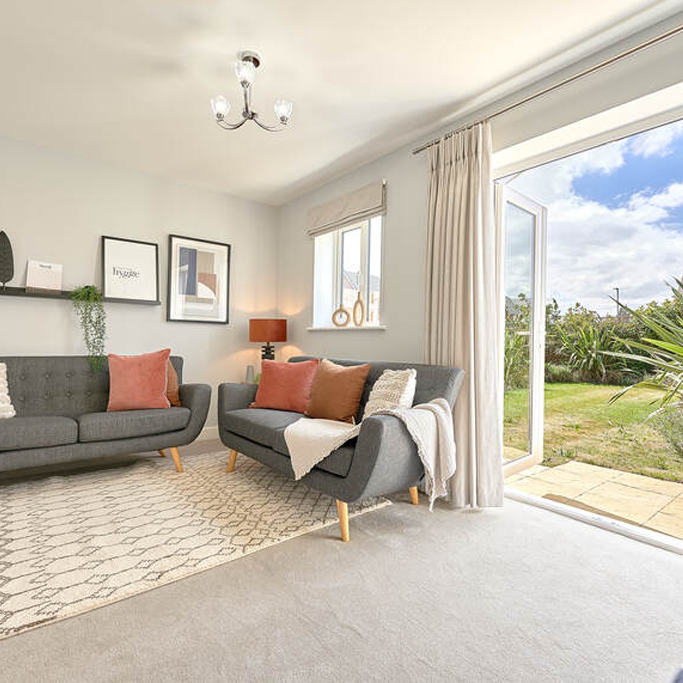 3 bedroom end of terrace house to rent - Photo 1