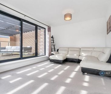 4 bedroom end of terrace house to rent - Photo 2