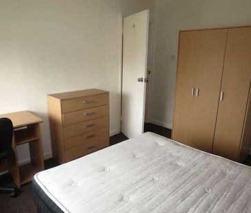 Bedroom Detached House In Winton, BH9 - Photo 1