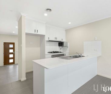 Fantastic 2 Bedroom Townhouse - Photo 4