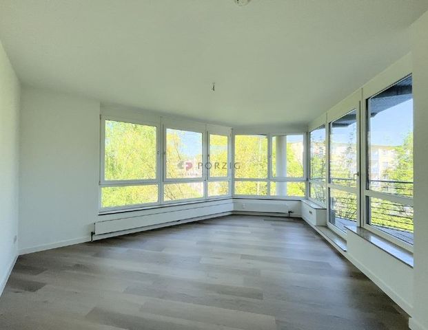 Frisch renoviert mit Balkon und Tiefgarage - Photo 1