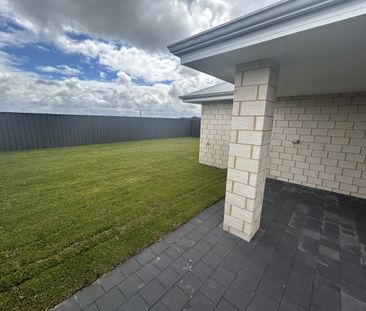 Brand New Family Home in Peaceful Ravenswood – Ready to Move In! - Photo 3