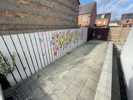 23 Springfield Drive, Belfast, BT12 7EL - Photo 2