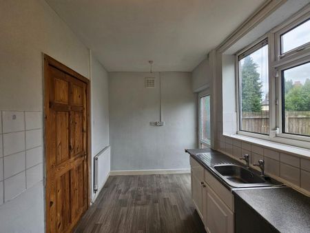3 bedroom semi-detached house to rent - Photo 4