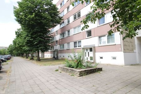 Einzug sofort möglich - 3-Raumwohnung mit Balkon - Foto 3