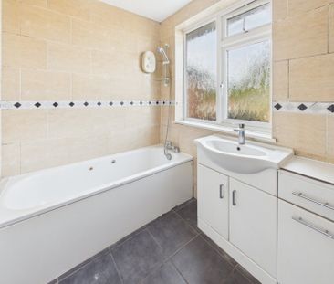 Courtlands Ave, Langley, Slough,SL3 - Photo 3