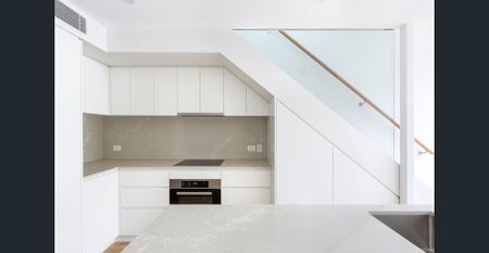 Fully renovated period terrace - Photo 4