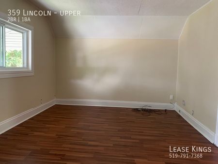 Old World Charm with Modern Amenities - Upper Unit with 2 bedrooms in Walkerville - Photo 3