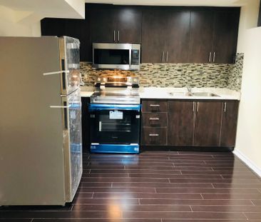 For Lease - 143 Crystal Glen Crescent Unit# 2, Brampton, Ontario - Photo 2