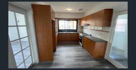 273 Barry Road Campbellfield, VIC 3061 - Photo 2