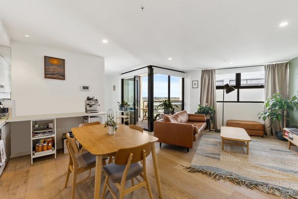 Top floor stunning apartment! - Photo 1