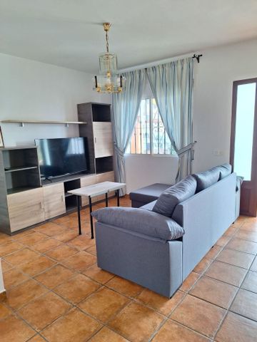 Alquiler de casa o chalet independiente en Camino Jarazmín, 30 - Photo 2