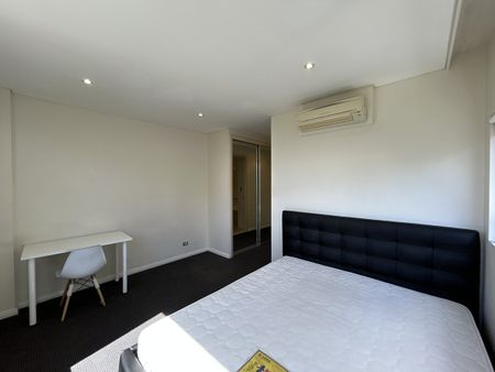 Furnished I Level 8 I North Facing - Photo 3