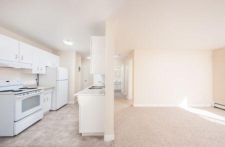 Lyndon Court - Photo 3