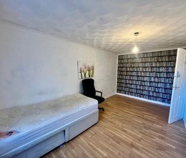 Waverley Road, Southampton - Photo 1