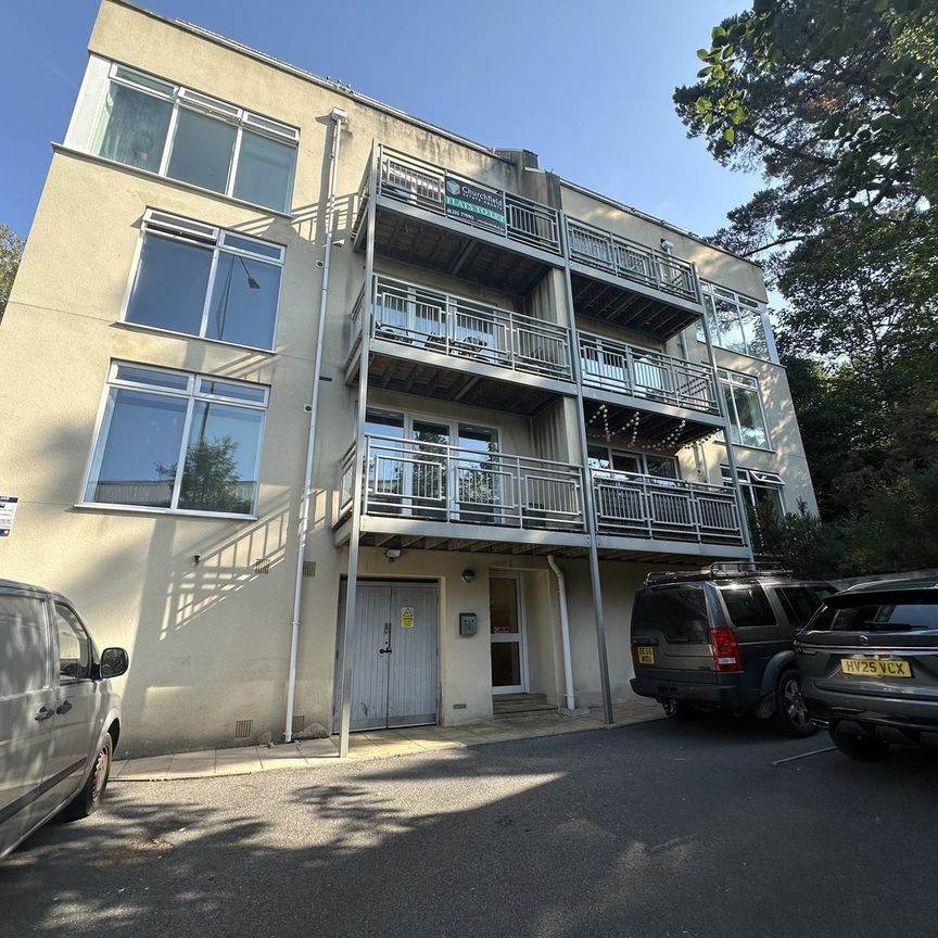 Branksome Wood Road, Bournemouth, - Photo 1