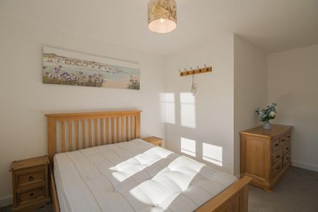 3 bedroom semi-detached house to rent - Photo 4