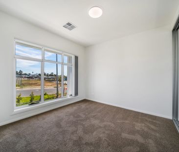 BRAND NEW FAMILY LIVING IN TAHMOOR - Photo 4