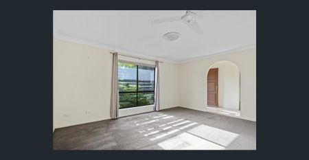 Charming Three Bedroom Home - Photo 4