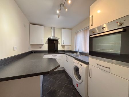 2 bed apartment to rent in Rosemary Mews, Kenilworth - Photo 5