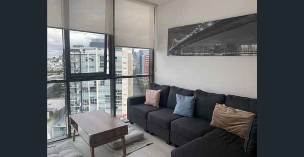 FULLY FURNISHED in Newstead / Fortitude Valley - DEPOSIT RECEIVED -NO MORE VIEWING - Photo 1