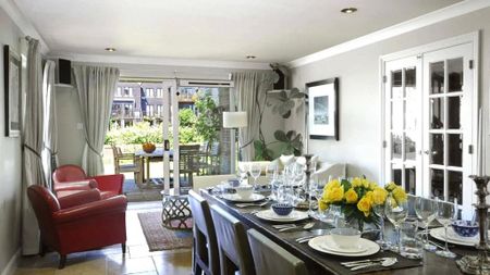 6 bedroom detached house to rent - Photo 3