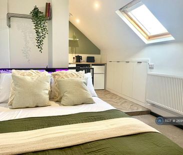 1 bedroom in a house share to rent - Photo 4