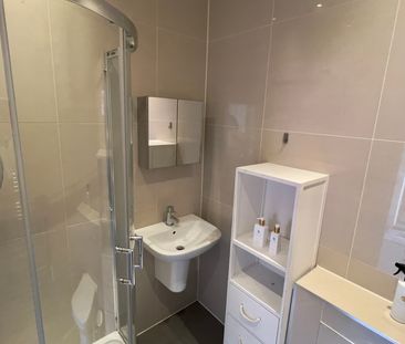 6 Bed Student Accommodation - Photo 6