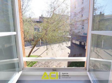 PLACE SAINT LOUIS PROCHE ECOLES – APPARTEMENT T2 AVEC PARKING PRIVATIF - Photo 3