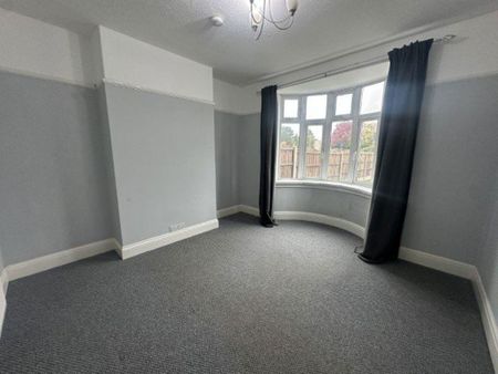 3 bedroom semi-detached house to rent - Photo 2