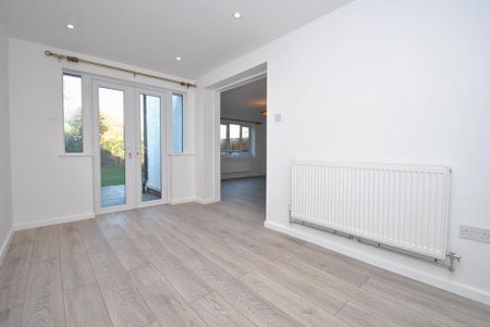 3 bedroom semi-detached house to rent - Photo 2