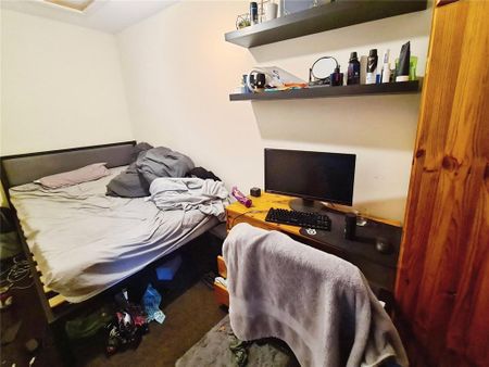 6 bedroom semi-detached house to rent - Photo 5