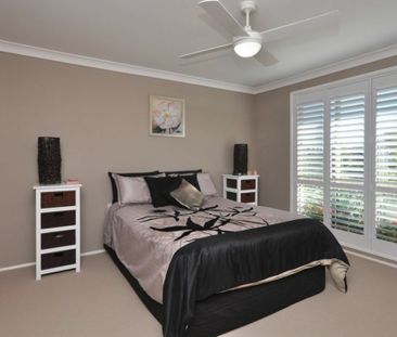 STUNNING FAMILY HOME!! - Photo 3