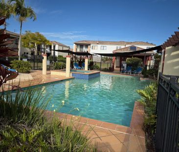 3 bedroom townhouse and extra income opportuity - Photo 2