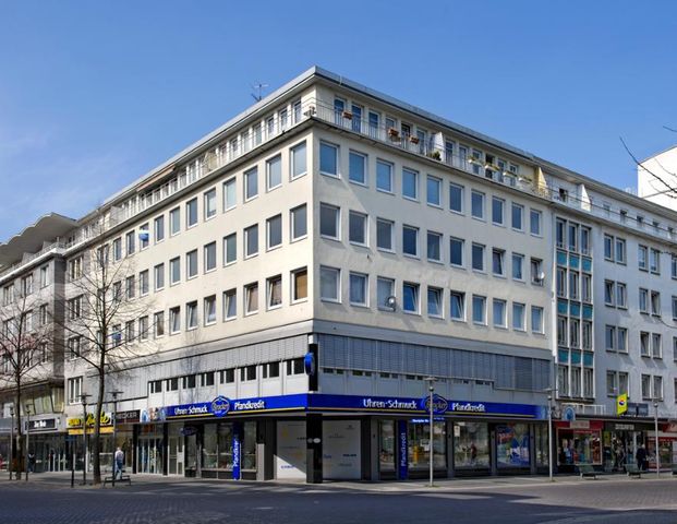 Bequem mit dem Aufzug ins 4.Obergeschoss: Tolle 2 Zimmer-Wohnung in Hagen Zentrum! - Photo 1