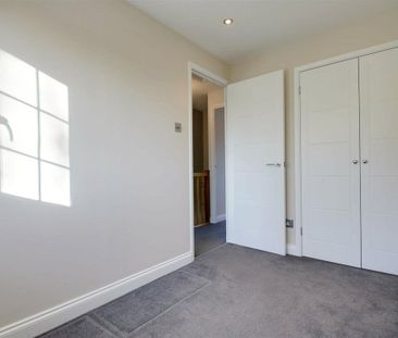 Roman Gardens, Kings Langley - Photo 3