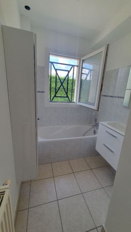 Location Maison 4 pièces 115m² APPOIGNY 89380 - Photo 5