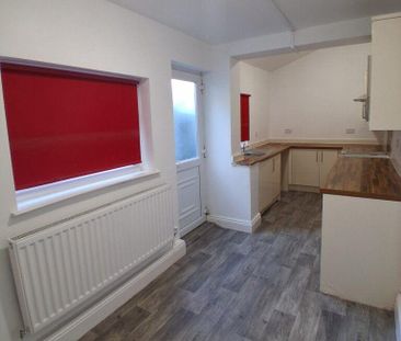 3 bedroom end of terrace house to rent - Photo 6