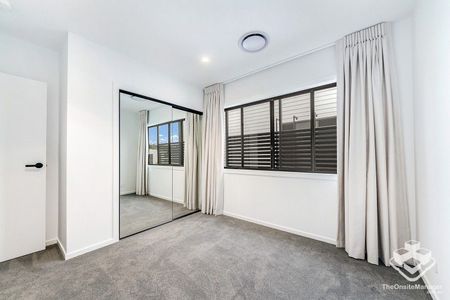 Luxurious Four Bedroom Terrace Home - Photo 4