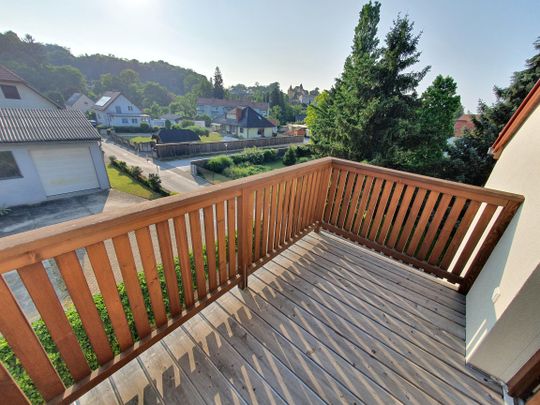 Exklusiv für betreutes Wohnen: Geförderte Altbauwohnung mit Balkon - Photo 1